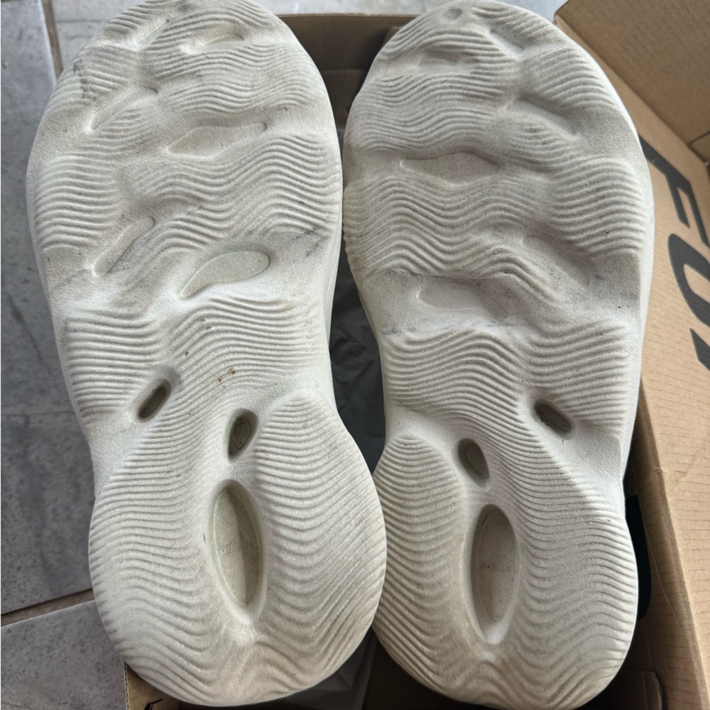 Yeezy Foamrummer Ararat View 5